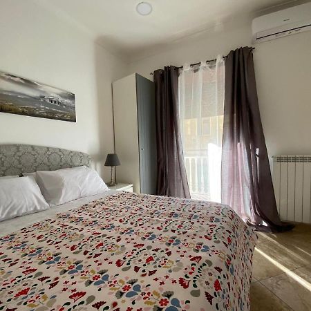 Hotel Falù Napoli centro camera con cucina e bagno privato Esterno foto
