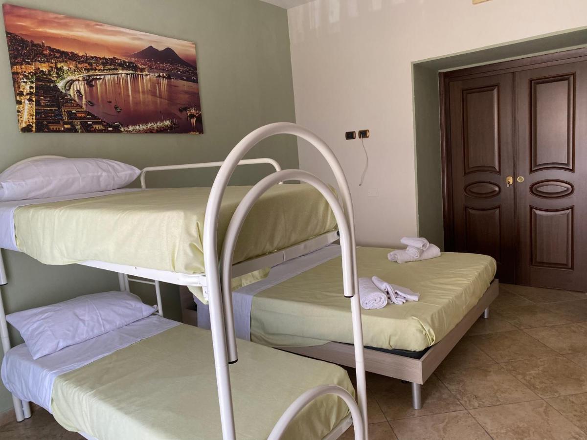 Hotel Falù Napoli centro camera con cucina e bagno privato Esterno foto