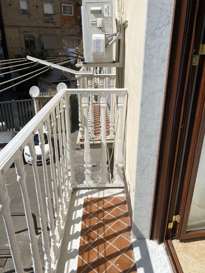 Hotel Falù Napoli centro camera con cucina e bagno privato Esterno foto
