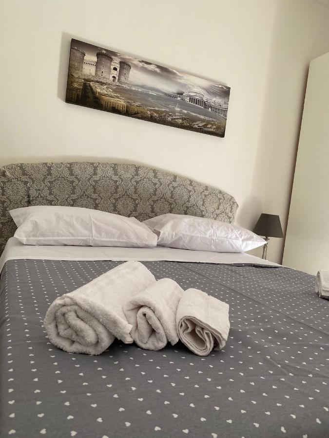 Hotel Falù Napoli centro camera con cucina e bagno privato Esterno foto