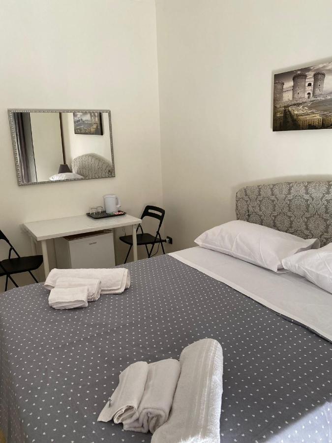 Hotel Falù Napoli centro camera con cucina e bagno privato Esterno foto